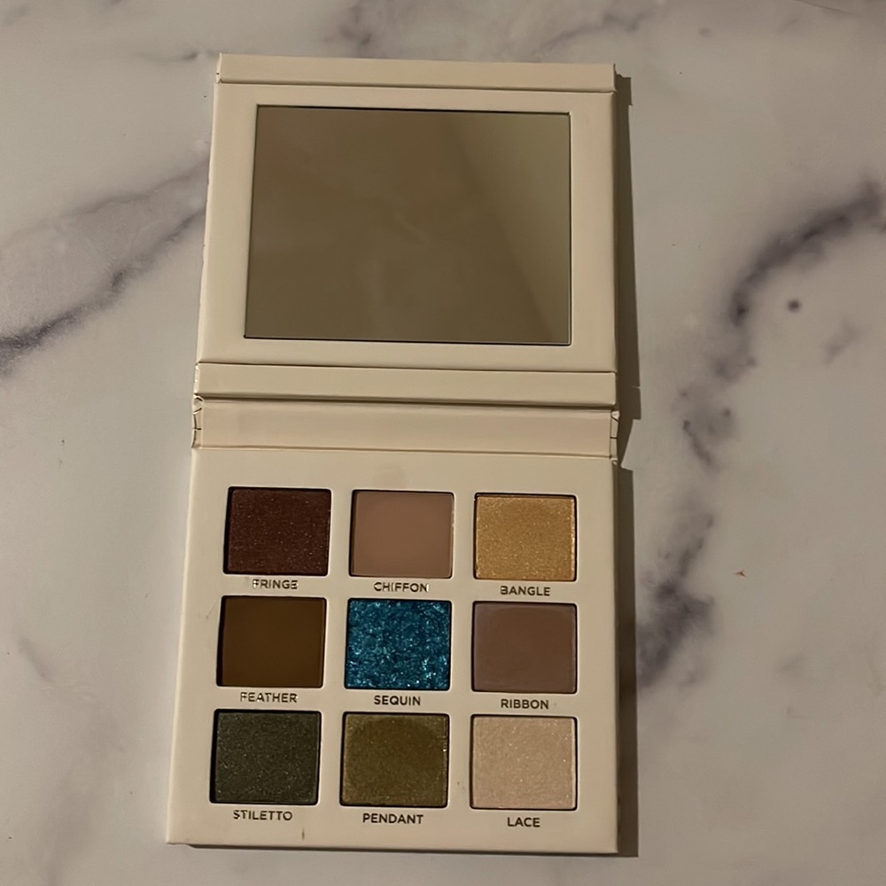 Beautycounter Velvet Eyeshadow Palette